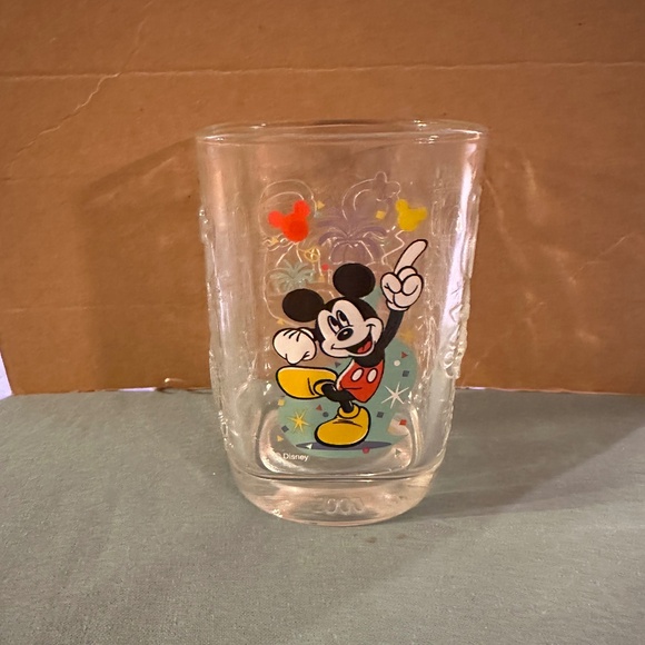 Vintage McDonald's Walt Disney 2000 Millenium Glass - Picture 1 of 2